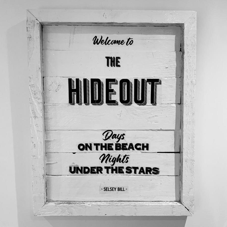 The Hideout Villa ชิชิสเตอร์ ภายนอก รูปภาพ